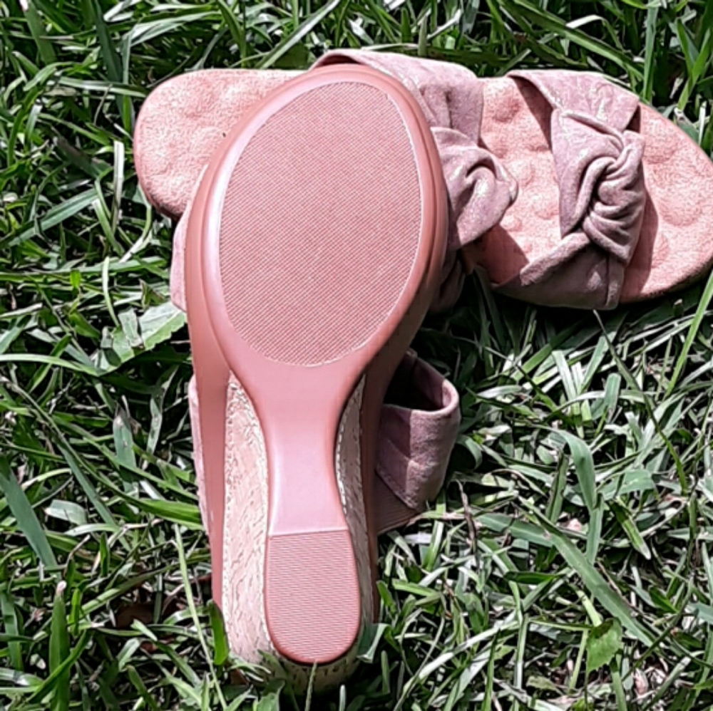Sandals - Picture 2 of 6